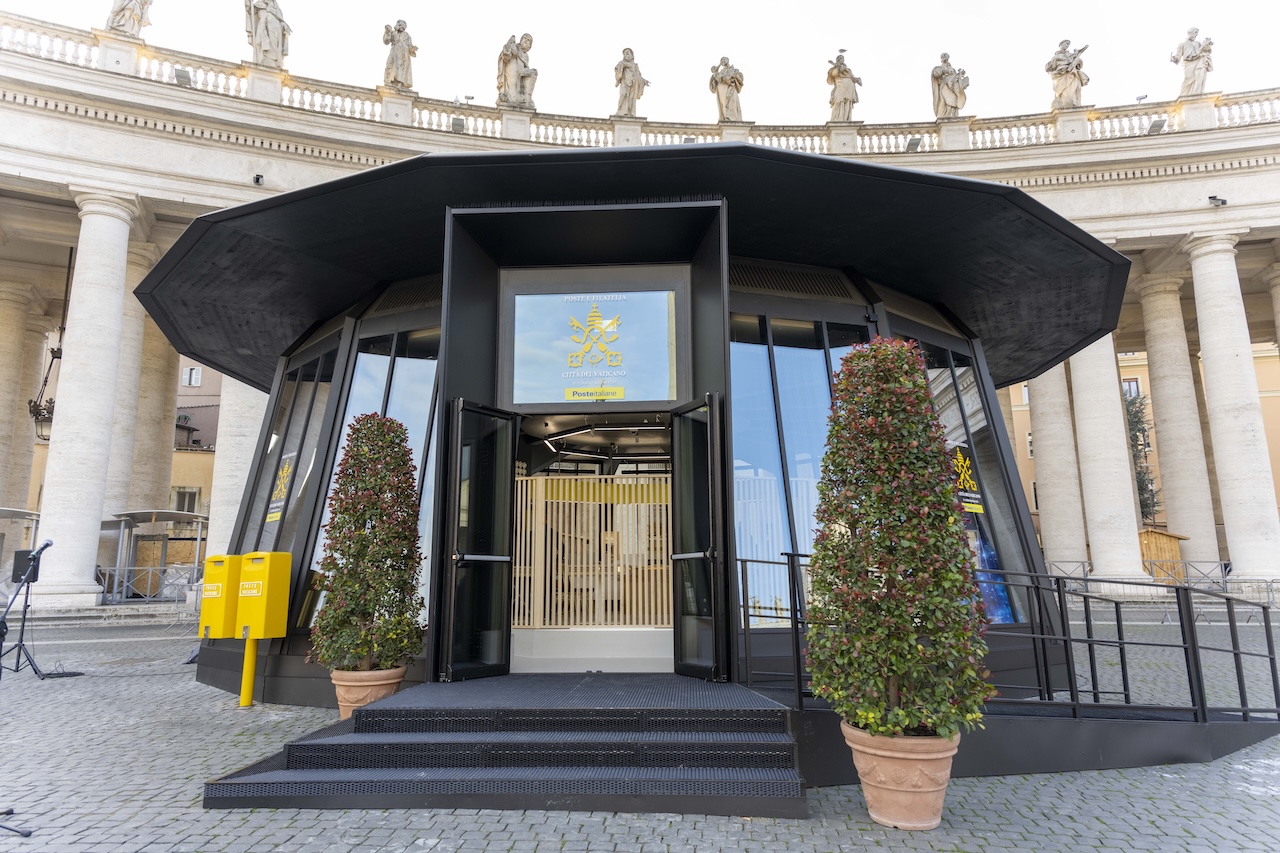 Six Intense Months for the San Pietro Post Office: Between Service and History of the Vatican Post
